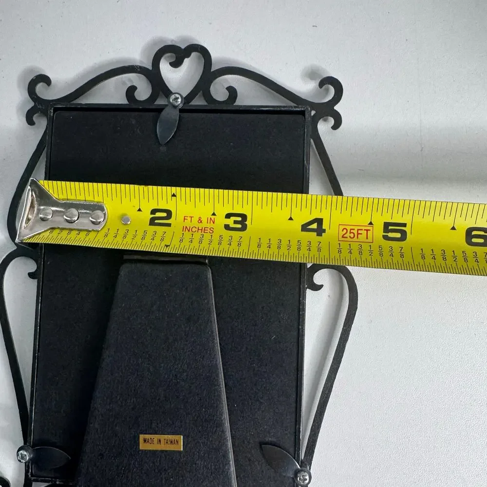Vtg Ornate Metal Scroll Photo  Frame Easel Stand 5x7” Elegant Cottage Core